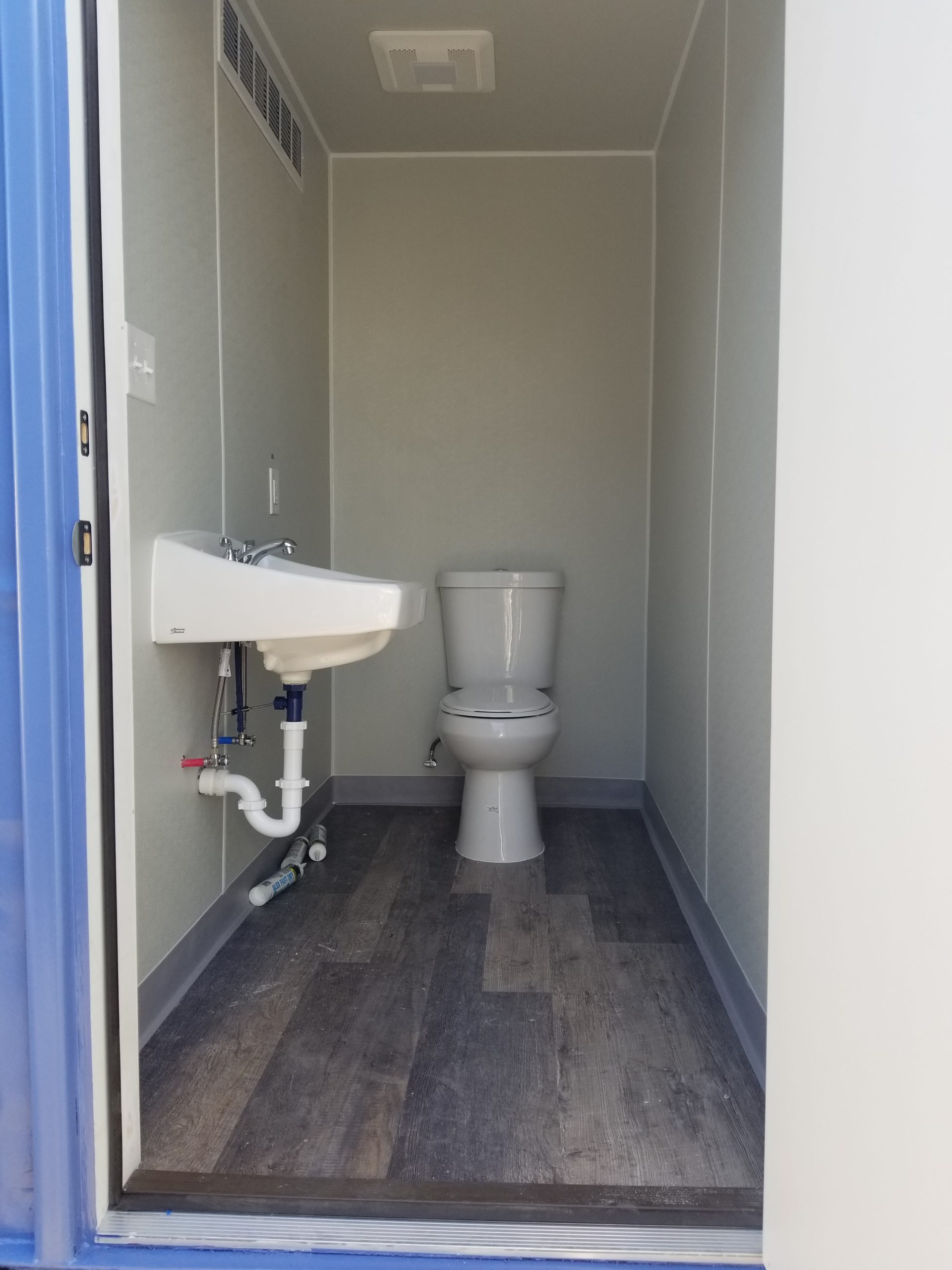 https://www.bobscontainers.com/wp-content/uploads/2022/02/20210927_091723-scaled.jpg